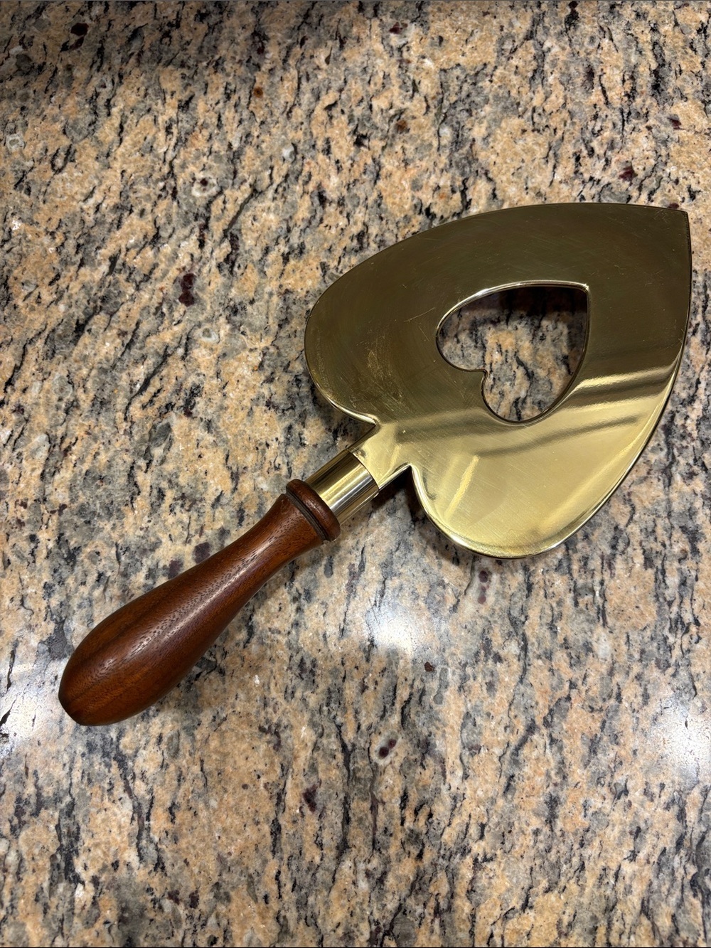 Vintage Baldwin American Heritage Brass Spade Trivet Footed Historic Deerfield